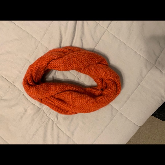 3 scarfs - Picture 6 of 8